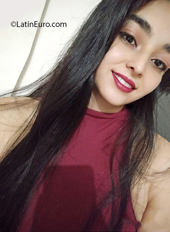 Date this cute Colombia girl Yessica from Medellin CO27033
