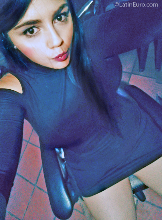 Date this foxy Colombia girl Emily from Medellin CO27037