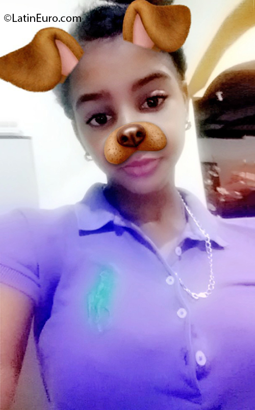 Date this pretty Dominican Republic girl Luci from La Vega DO37754