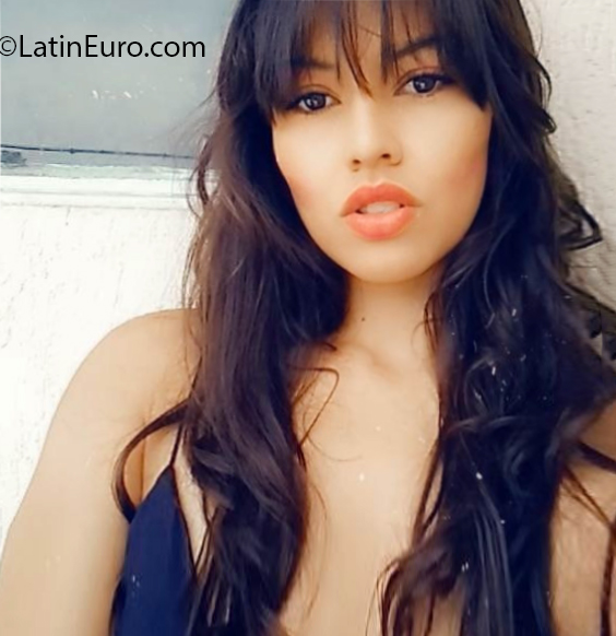 Date this funny Colombia girl Alexa from Pereira CO27052