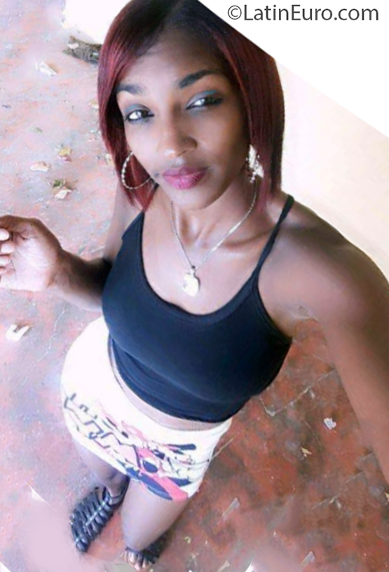 Date this fun Dominican Republic girl Daniela from Santo Domingo DO37783