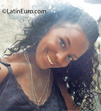 Date this pretty Cuba girl Laura from Santiago De Cuba CU672