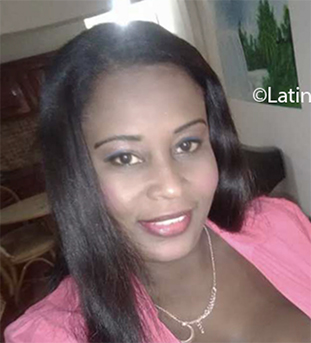 Date this foxy Dominican Republic girl Francis from Santo Domingo DO39538