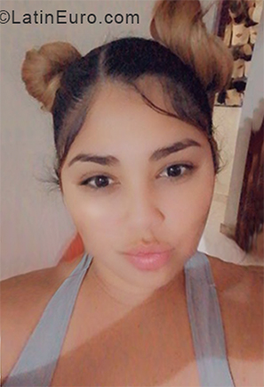 Date this pretty Dominican Republic girl Cielo from Santo Domingo DO37837