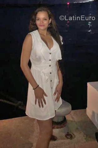 Date this attractive Dominican Republic girl Rose from Santo Domingo DO40466