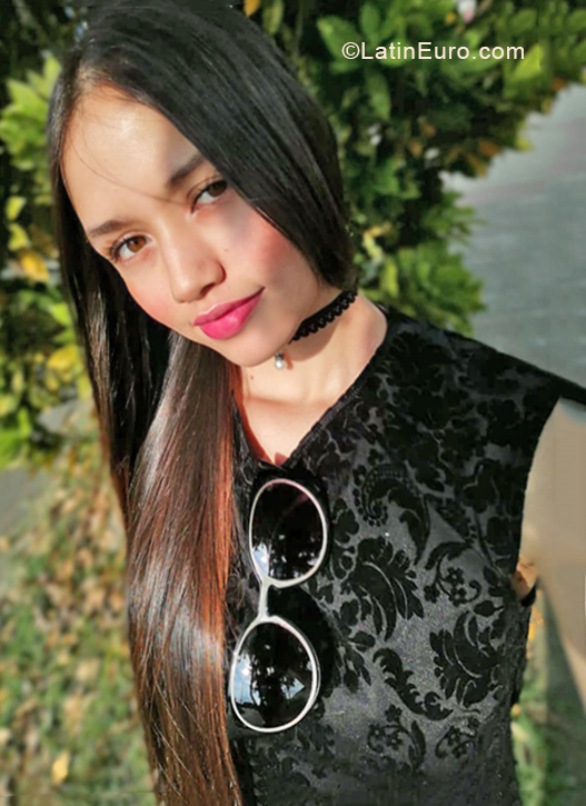 Date this charming Colombia girl Manuela from Pereira CO27164