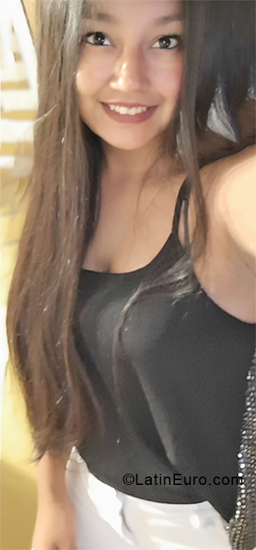 Date this hard body Argentina girl Gissel from Mendoza AR389