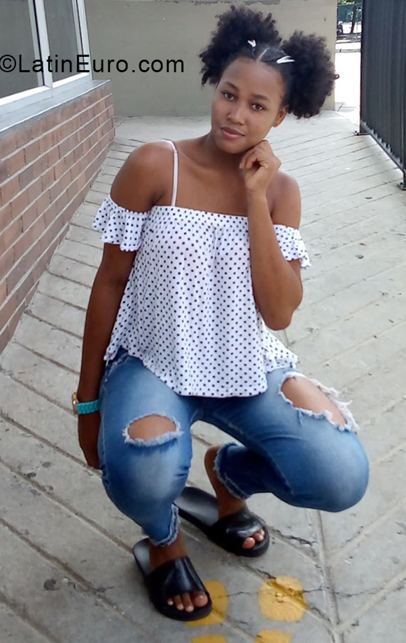 Date this delightful Colombia girl Alicia from Medellin CO27187