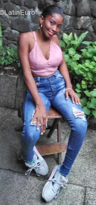 Date this tall Colombia girl Jasy from Cali CO27188