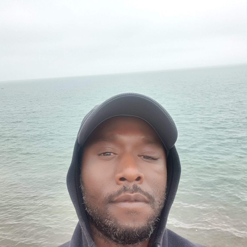 Date this passionate United Kingdom man RobinH from London GB1018