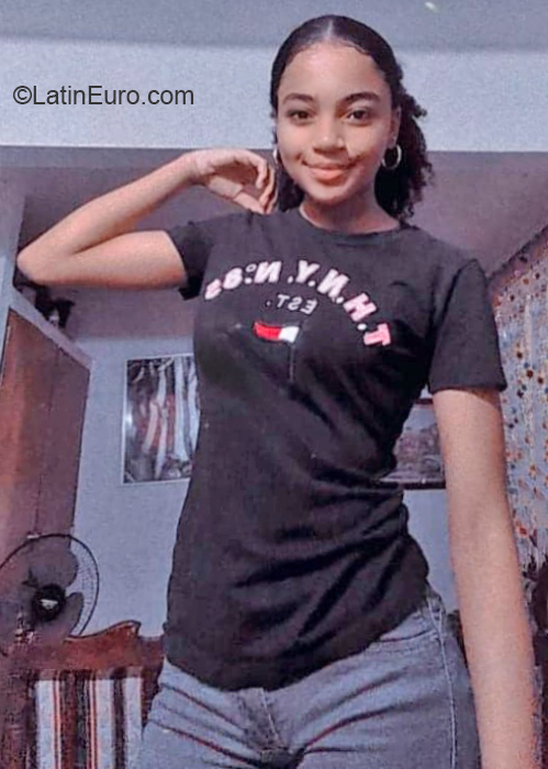 Date this fun Colombia girl Juliana from Jamundi CO27221