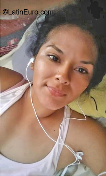 Date this athletic Peru girl Elena from Piura PE1550