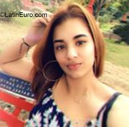 Date this pretty Dominican Republic girl Aris from Santiago DO38021