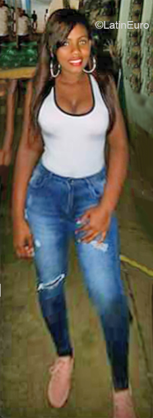 Date this foxy Dominican Republic girl Rosa from Santo Domingo DO38036