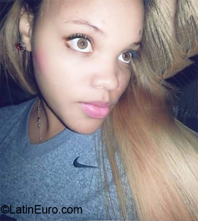 Date this nice looking Dominican Republic girl Jessica from Santo Domingo DO38055