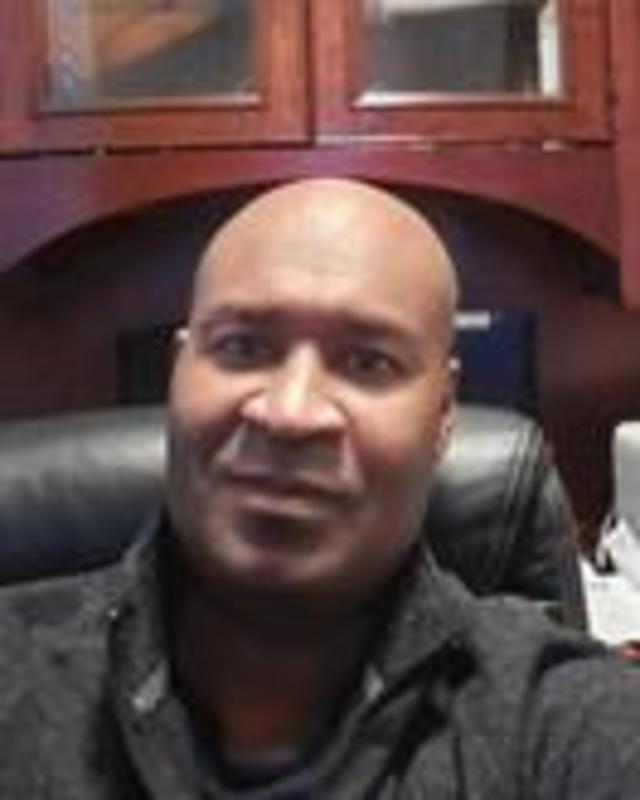 Date this stunning Canada man Anthony from London CA835