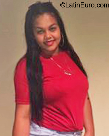 Date this nice looking Dominican Republic girl Mari from Santiago DO38062