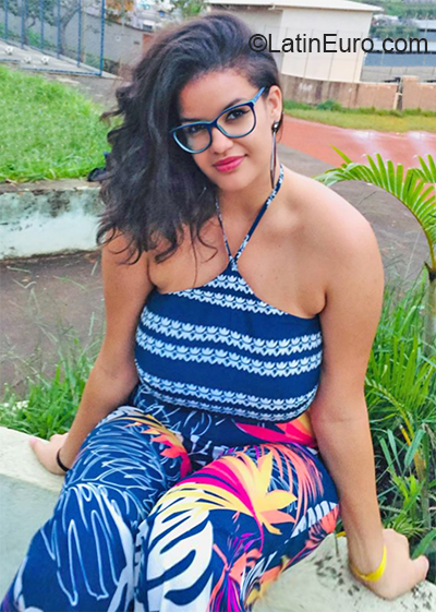 Date this charming Brazil girl Emanuele from Joao Monlevade BR11123