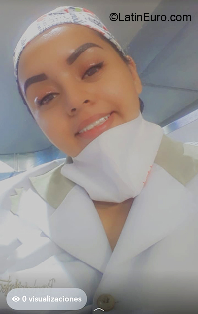 Date this sensual Colombia girl Fernanda from Cali CO27319