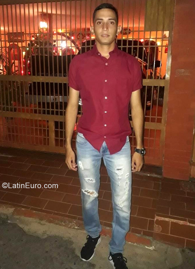 Date this voluptuous Venezuela man David from Maracaibo VE3192