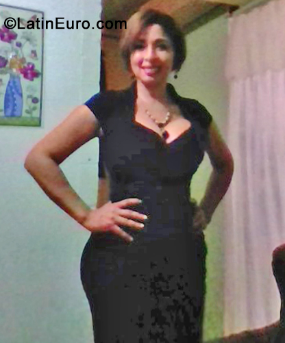 Date this beautiful El Salvador girl Paz from San Salvador SV114