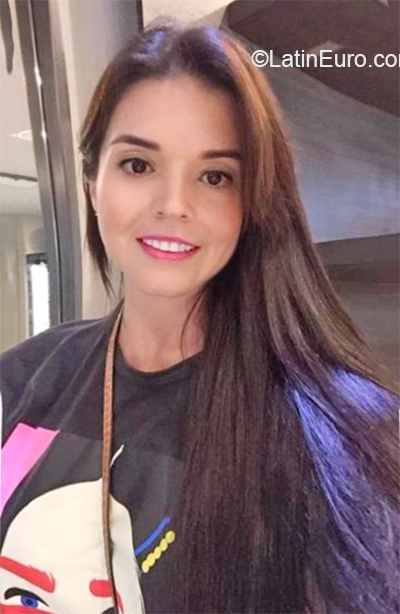 Date this cute Colombia girl Eri from Pereira CO27364