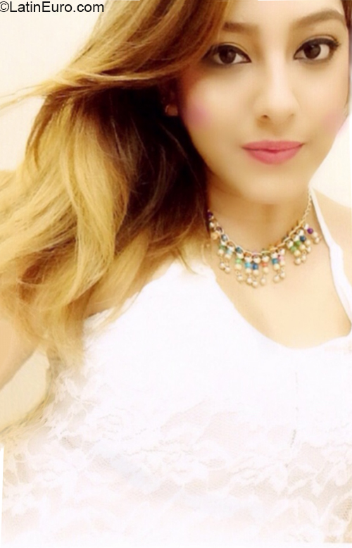 Date this nice looking Venezuela girl Mafer from Valencia VE3227