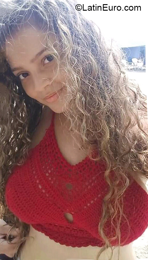 Date this voluptuous Colombia girl Marcela from Barranquilla CO27516