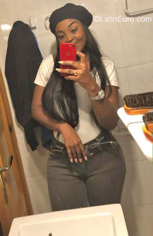 Date this hot Colombia girl Rosher from Barcelona CO27557