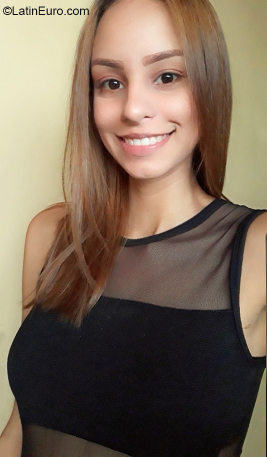 Date this lovely Venezuela girl Remar from Barinas VE3247