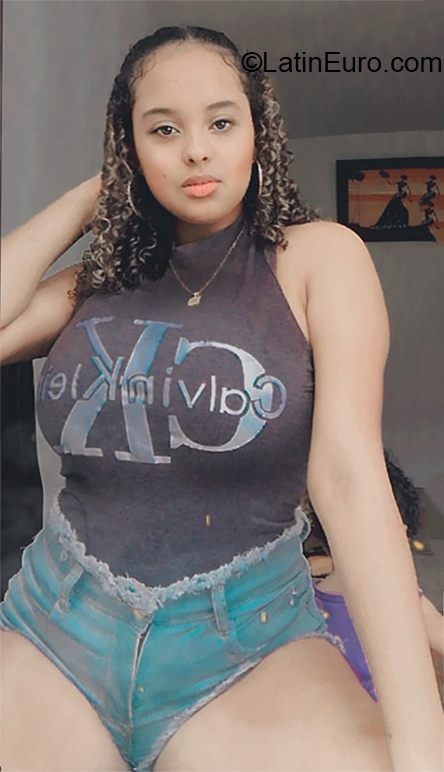 Date this cute Colombia girl Sofia from Medellin CO27600