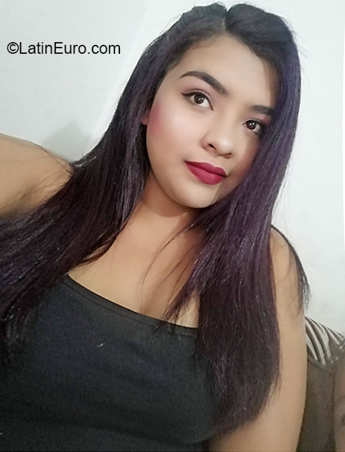 Date this lovely Colombia girl Andrea from Medellin CO27652