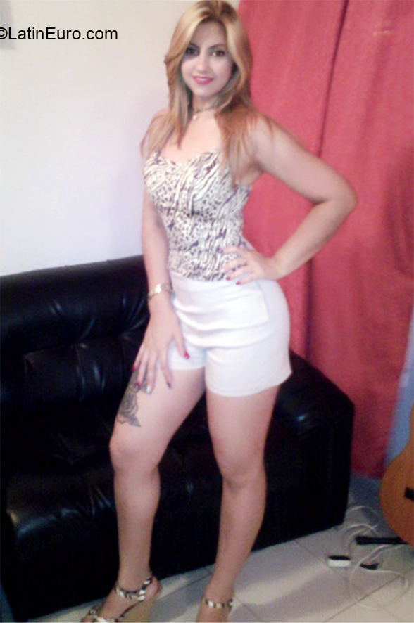 Date this voluptuous Venezuela girl Veronica from Trujillo VE3274