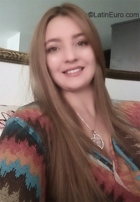 Date this young Colombia girl Alejandra from Medellin CO27674