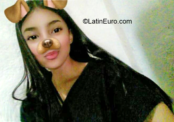 Date this athletic Venezuela girl Sofya from Los Teques VE3281