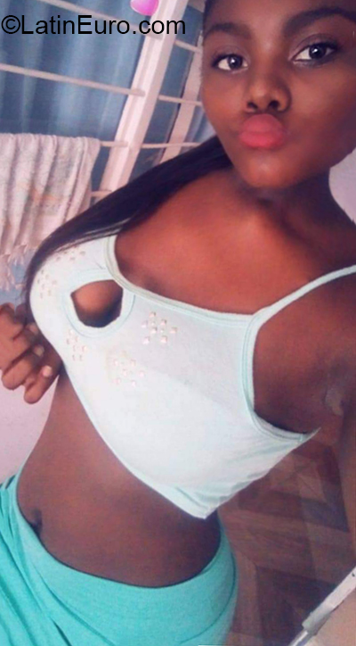 Date this voluptuous Colombia girl Wendy from Cali CO27714