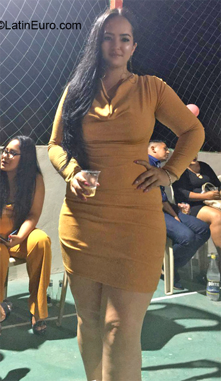 Date this beautiful Ecuador girl Nayara from Guayaquil EC545