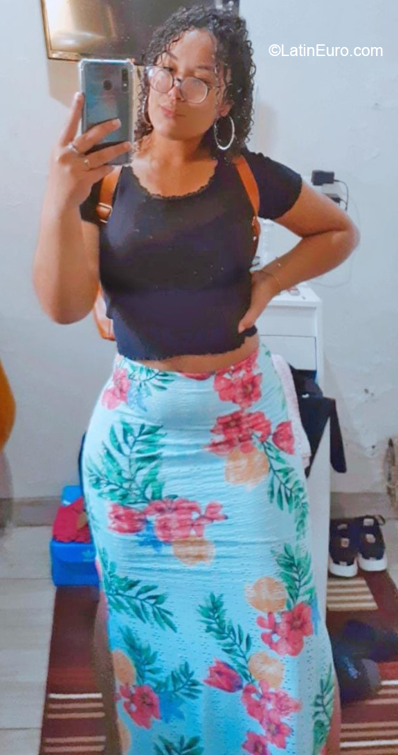 Date this lovely Brazil girl Emily from Osorio BR11189