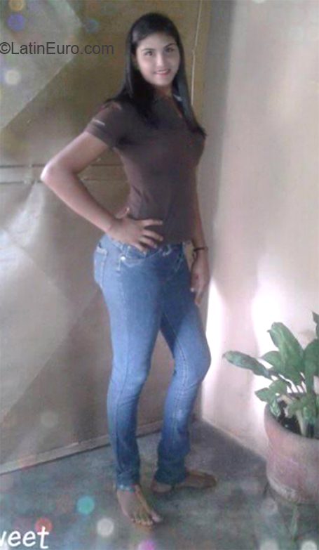 Date this beautiful Venezuela girl Seul from San Fernando de Apure VE3306
