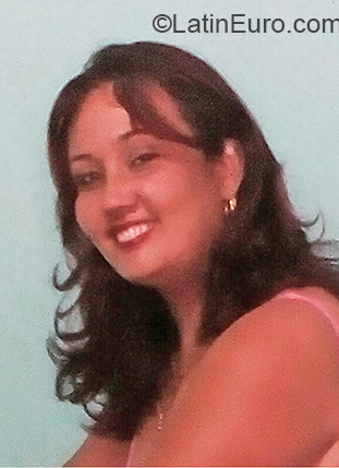 Date this tall Cuba girl Yami from Havana CU701