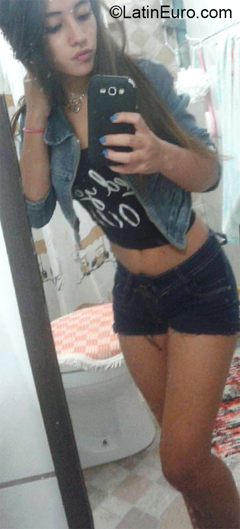 Date this beautiful Argentina girl Carla from San Martin AR459