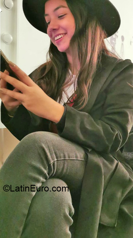 Date this good-looking Peru girl Marbe from Lima PE1610