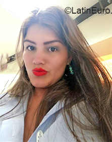 Date this attractive Colombia girl Lorena from Bogota CO27999