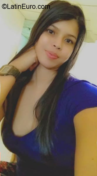Date this sensual Venezuela girl Hericia from Maracaibo VE3349