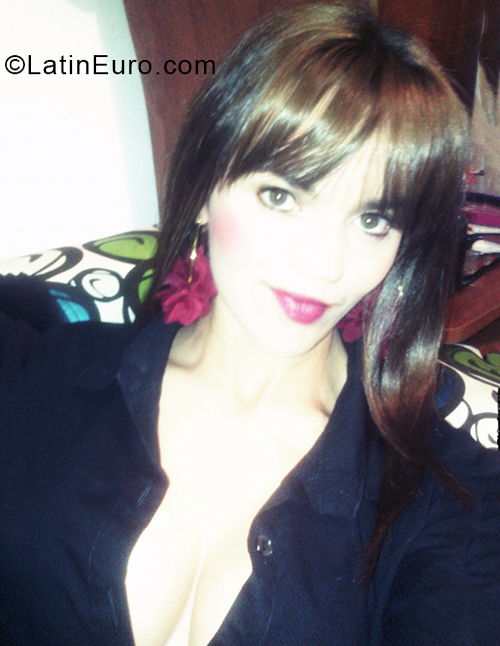 Date this charming Colombia girl Mariana from Chiquinquira CO28089