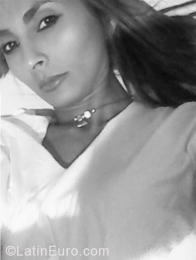 Date this nice looking Venezuela girl Nathaly from Valera VE3362