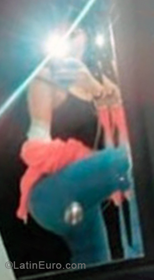 Date this charming Colombia girl Alejandra from Bogota CO28110