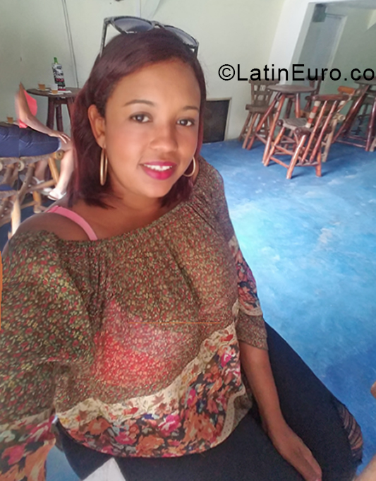 Date this young Dominican Republic girl Gabriela from Santo Domingo DO38520