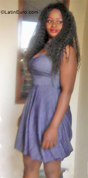 Date this attractive Colombia girl Tatiana from Bogota CO28217