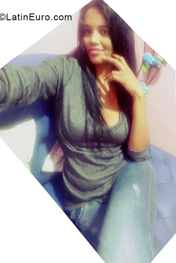 Date this hot Colombia girl La Flaca from Bucaramanga CO28218